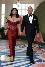 Jeff Bezos and Lauren Sanchez: a Modern Love Story