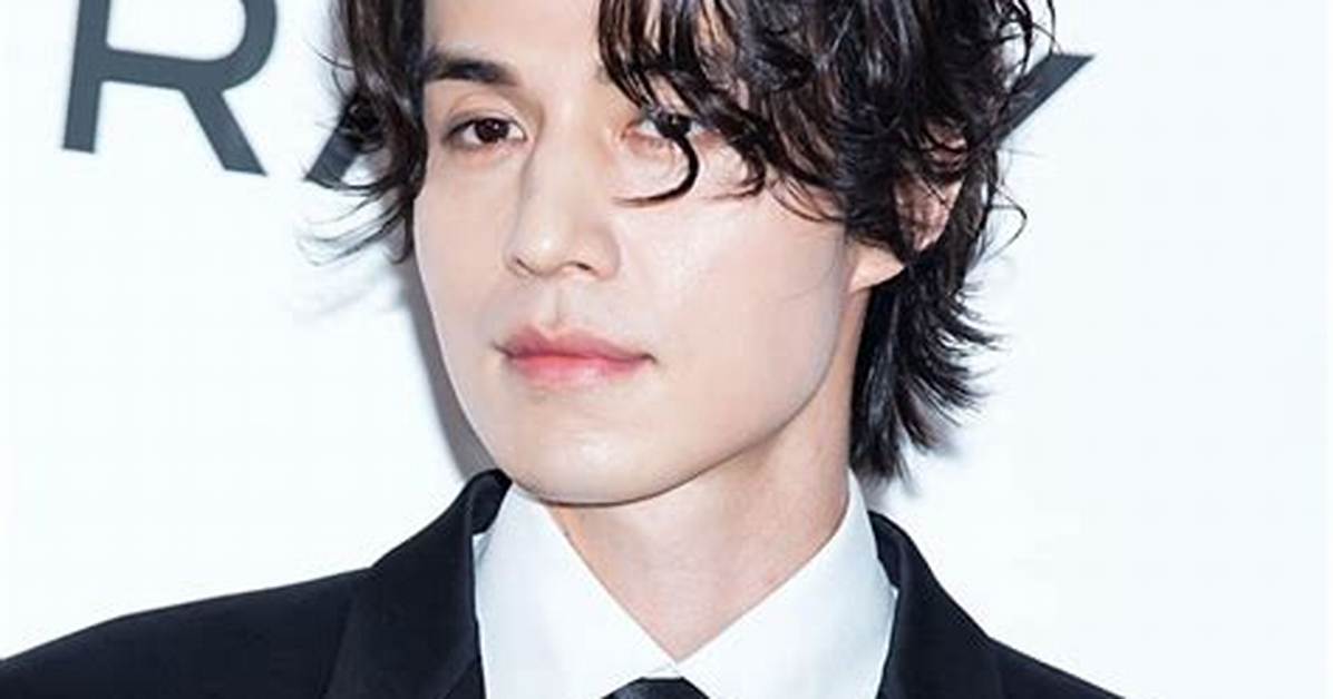 Lee Dong Wook: the Charismatic Star of South Korean Entertainment